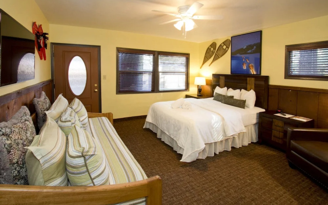 Holiday Haus Motel