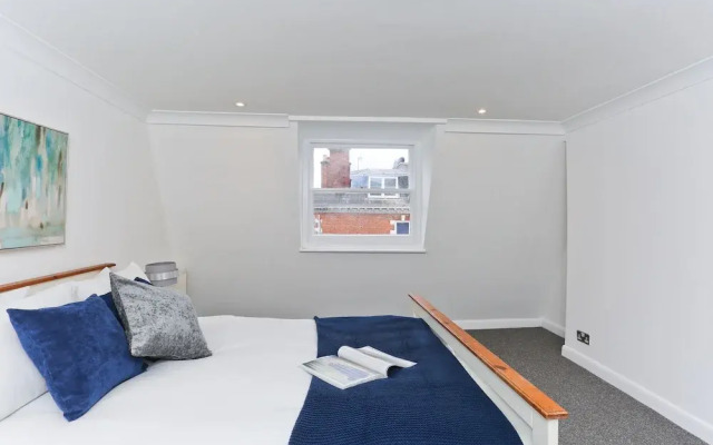 Platinum Apartments in Farringdon 9980