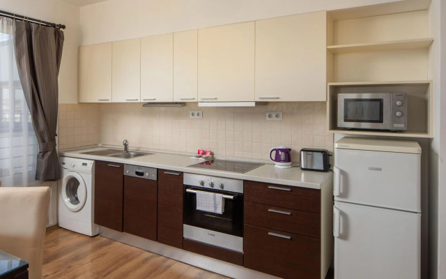 Escala Hotel & Suites