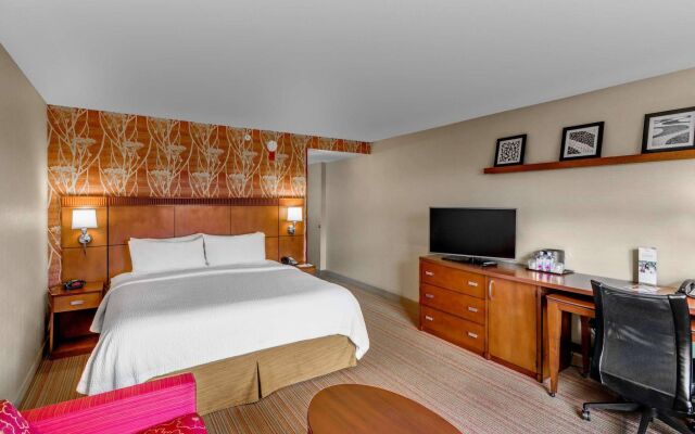 Courtyard by Marriott Easton-Columbus