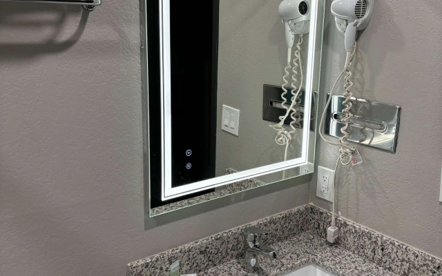 Super 8 Springfield North I-44