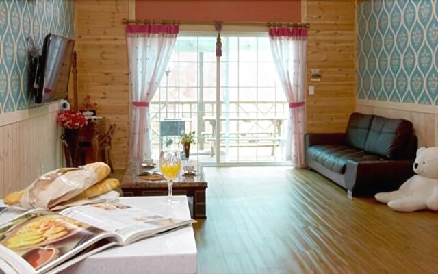 Yangsan Chickweed & Flower Pension