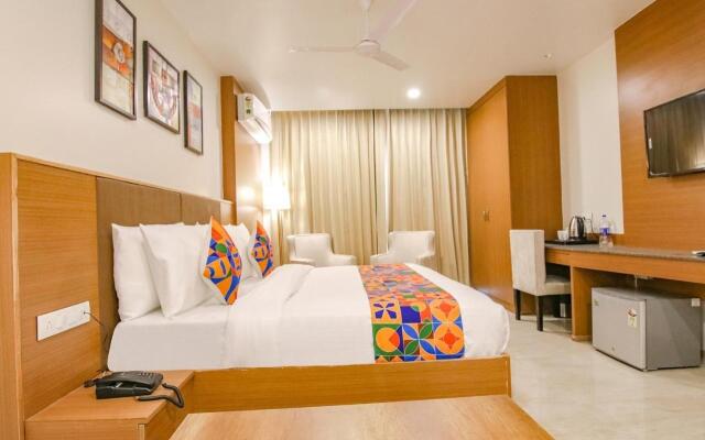 Saltstayz Select - Huda City Center