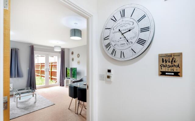 Heathrow Living Holywell Springs Serviced House