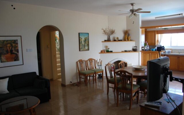 Villa Chrysanthia