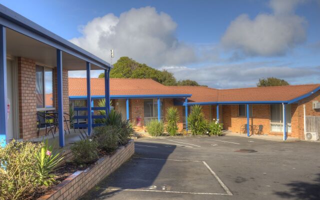 Blue Whale Motor Inn & Apartments