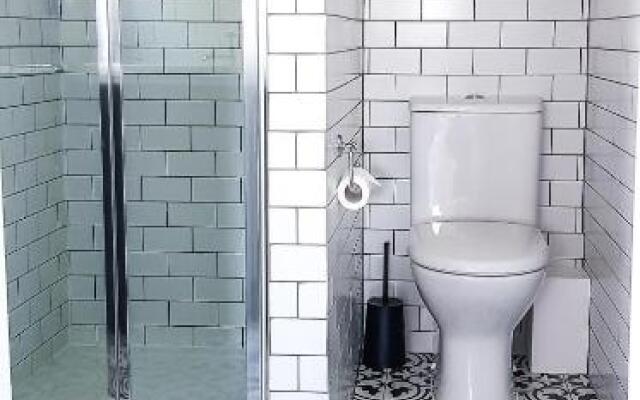 The Annexe - Private, Self-Contained with Parking (Adults Only)