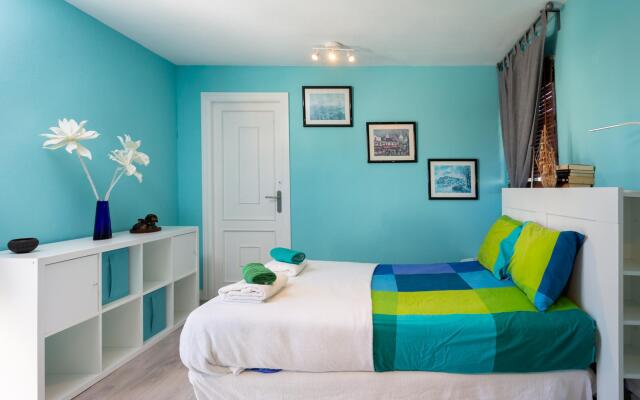 Home2Book Charming Sea Front House