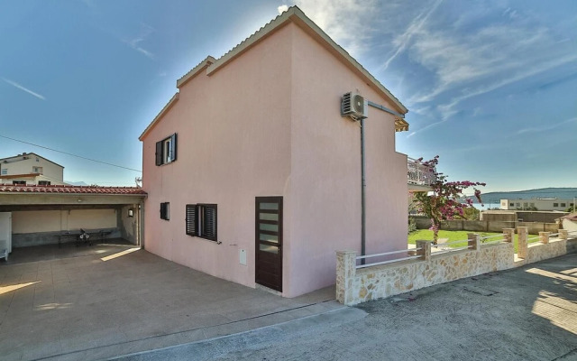 Nice Home in Kastel Sucurac With Wifi and 3 Bedrooms