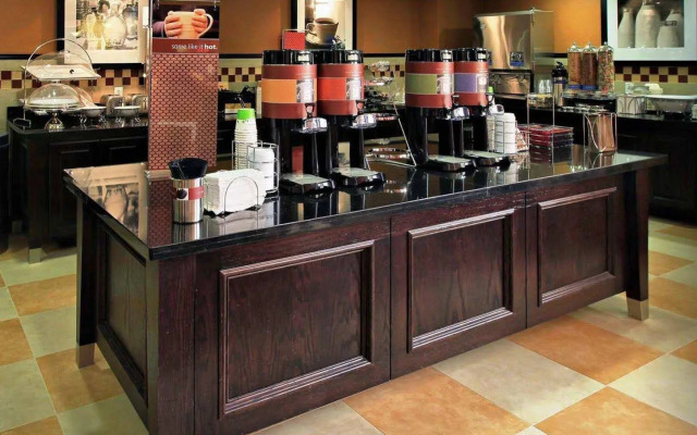 Hampton Inn & Suites Dallas/Lewisville-Vista Ridge Mall, TX