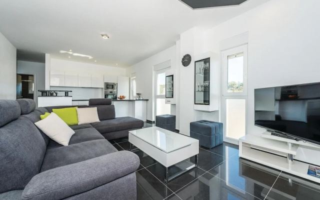 Awesome Home in Brodarica With Wifi and 3 Bedrooms