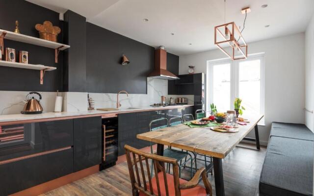 Courcy Road - 7 bedroom - sleeps up to 22