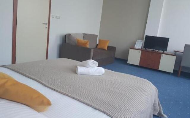 Hotel City