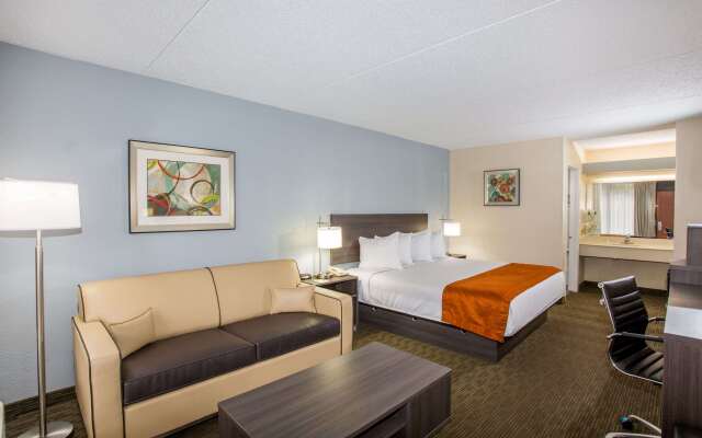 Days Inn & Suites by Wyndham Orlando Airport