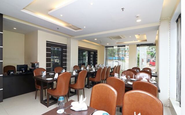 OYO 7054 Hotel Amabalika