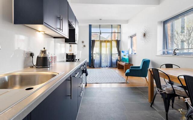 Smythen St, 2 bed apartment with balcony