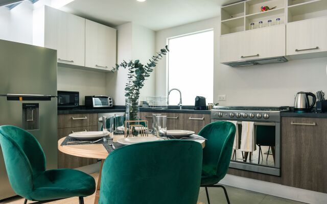 Stunning PH with Private Roof Terrace