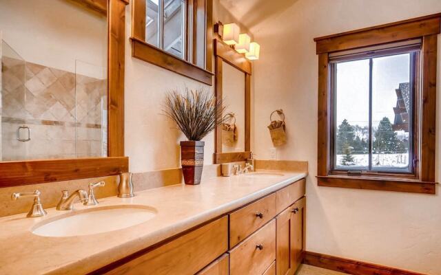 308 Shores Lane Home by RedAwning