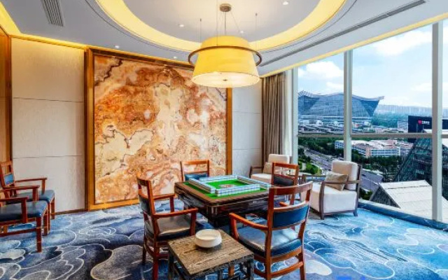 Chengdu LUXURY BLUE HORIZON Hotel (Business District Global Center)