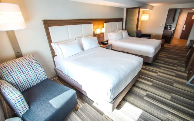 Holiday Inn Express & Suites Miami Airport East, an IHG Hotel