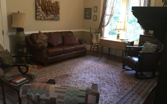 The Pawling House Bed & Breakfast