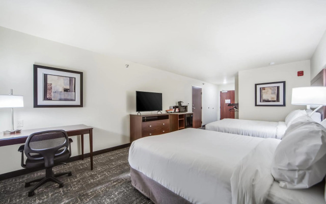 Cobblestone Hotel & Suites - Cozad