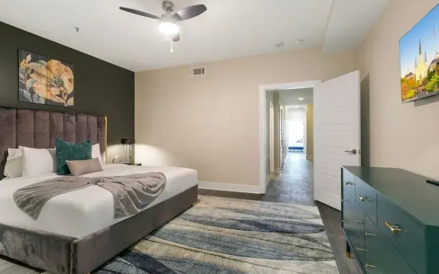 NOLA Charm Luxury 4-Bed Retreat Steps from French Quarter