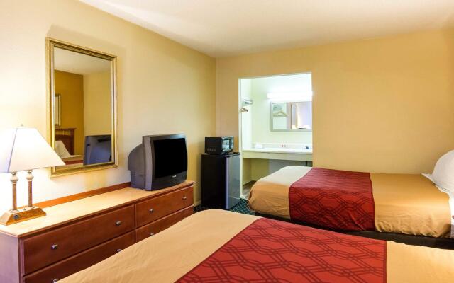 Econo Lodge Petersburg - Fort Lee