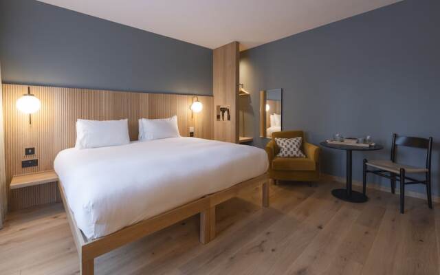 Mollie's Motel & Diner