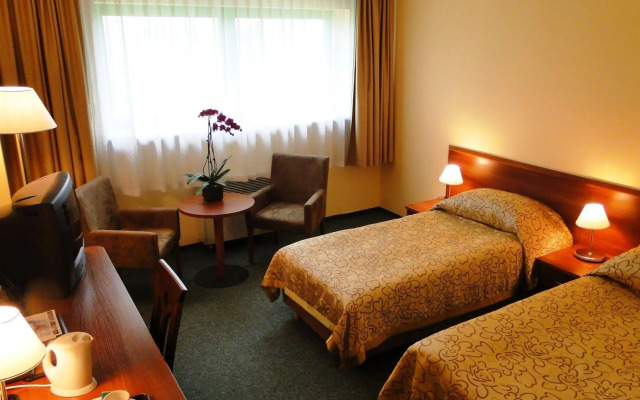 Sangate Hotel Airport
