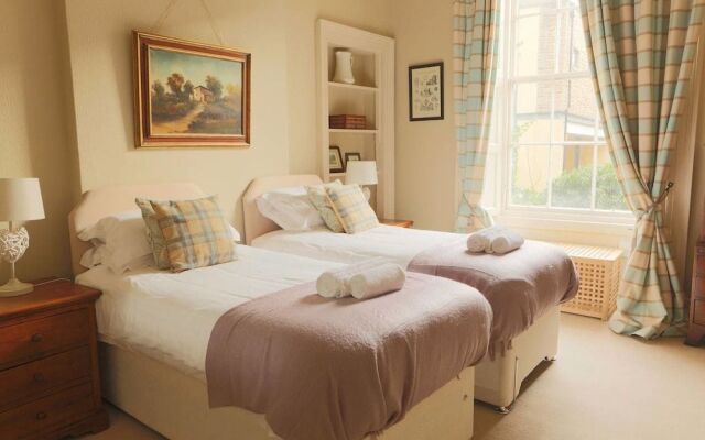 JOIVY Stylish Heart of Edinburgh Gem