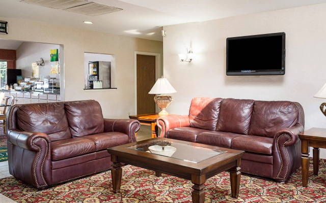 Quality Inn Petersburg Fort Lee Area