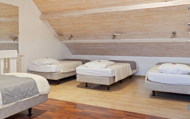 Beautifully Renovated Farmhouse for Groups, With Indoor Pool and Sauna