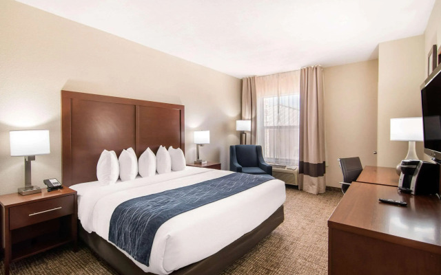 Comfort Inn & Suites Junction City - near Fort Riley