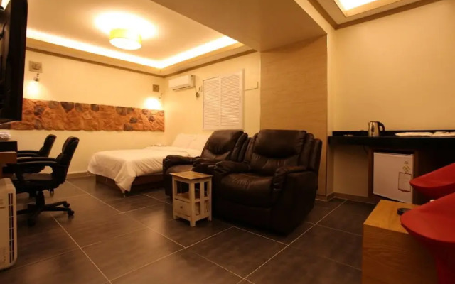 S Petite Hotel