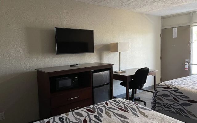 Red Roof Inn LaGrange