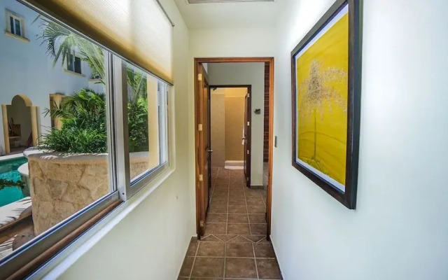 Romanina 1 Condo in the Heart of Playa del Carmen by Redawning