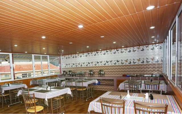 Lagana MMR Holiday Inn
