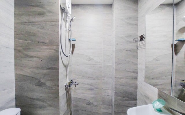 Good Deal And Homey Studio Collins Boulevard Apartment