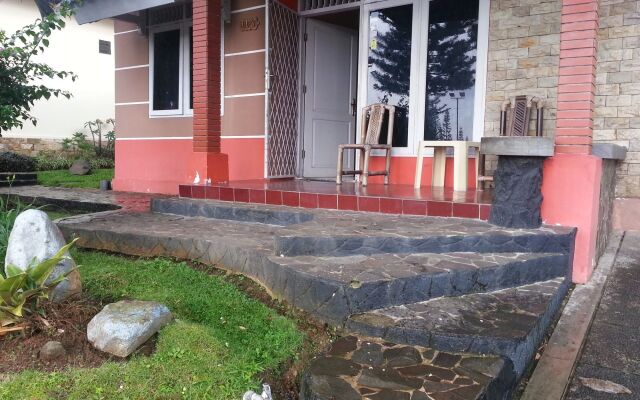 Villa Kota Bunga Cosmos