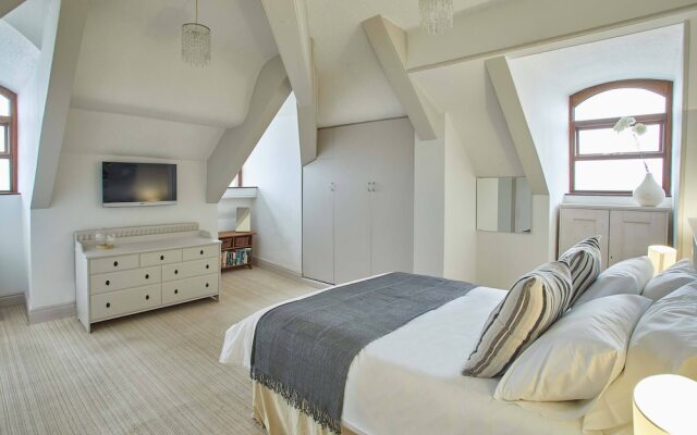 The Observatory Apartment