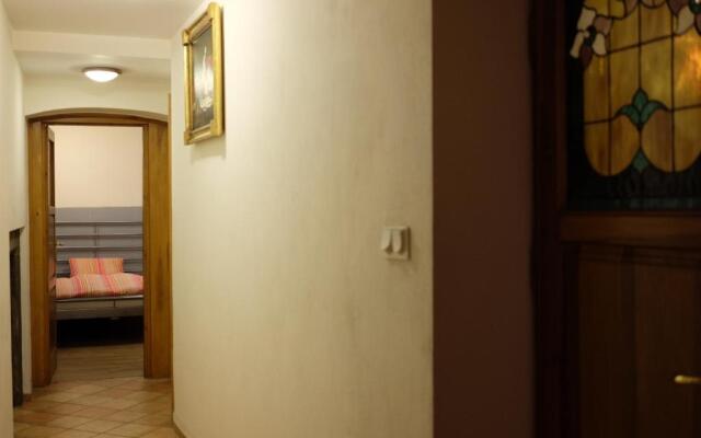 Academus - Cafe/Pub & Guest House