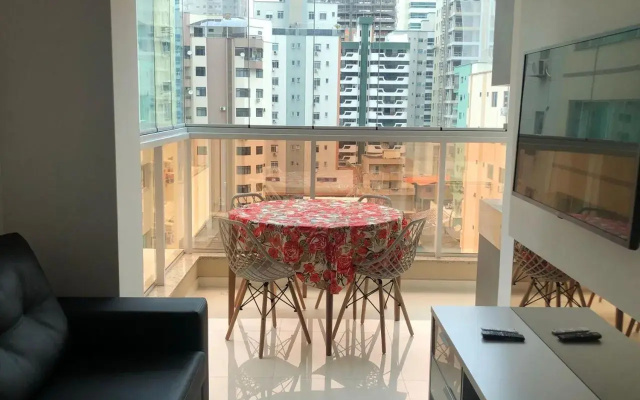Apartamento 2 suítes Meia Praia