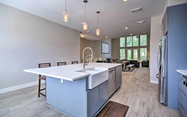 Eado Houston Home, Walk to Convention Center!