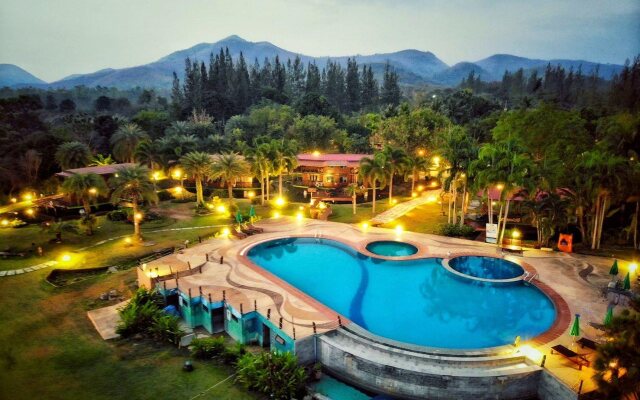 Kaengkrachan Boathouse Paradise Resort