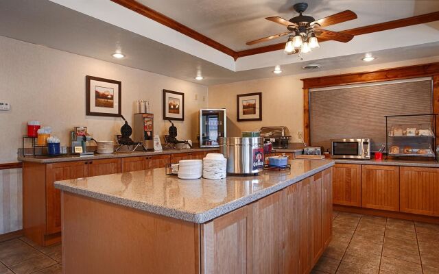 Best Western Plus Weston Inn