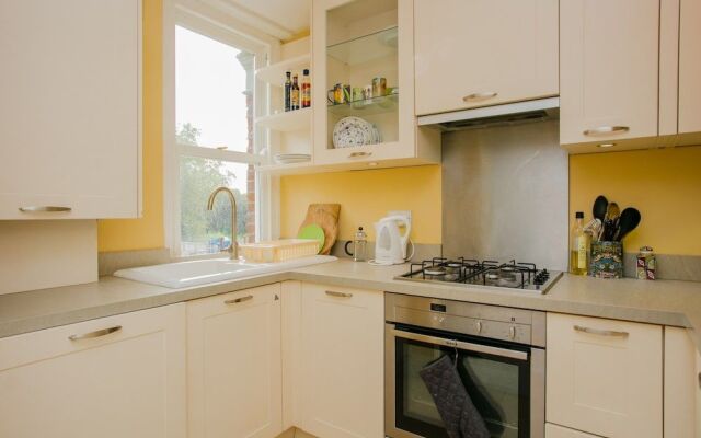 Beautiful 2 Bedroom Apartment in Kennington