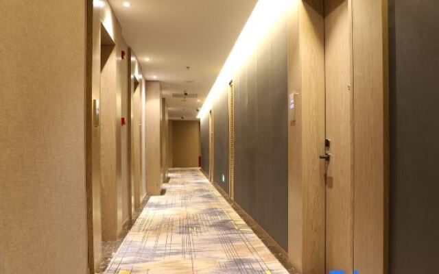 Waiting Hotel (Zhongshan Hospital, Damuqiao Road Metro Station)