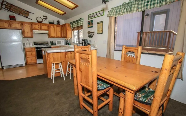 Bear Claw Bungalow #379