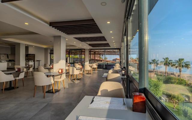 Adora Calma Beach Hotel - Adults Only